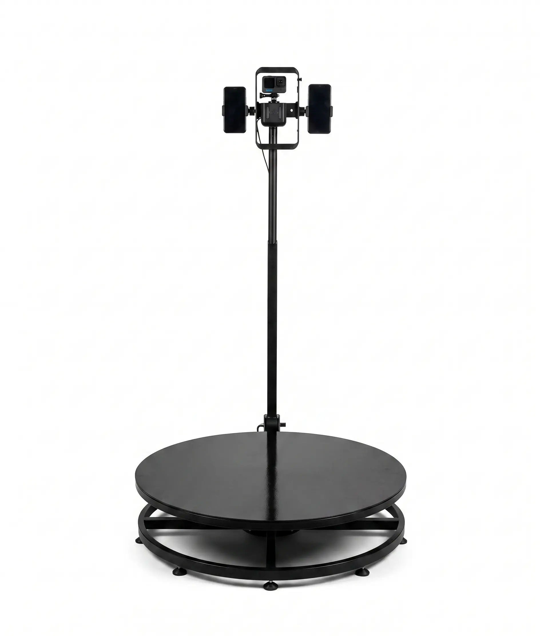 Concierto con luces de escenario y siluetas del p�blico, met�fora de v�deo 360 y redes. — Videomatón 360